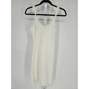 VTG Varity Fair Women's Embroidered White Polyester Sleeveless Nightgown Size 34